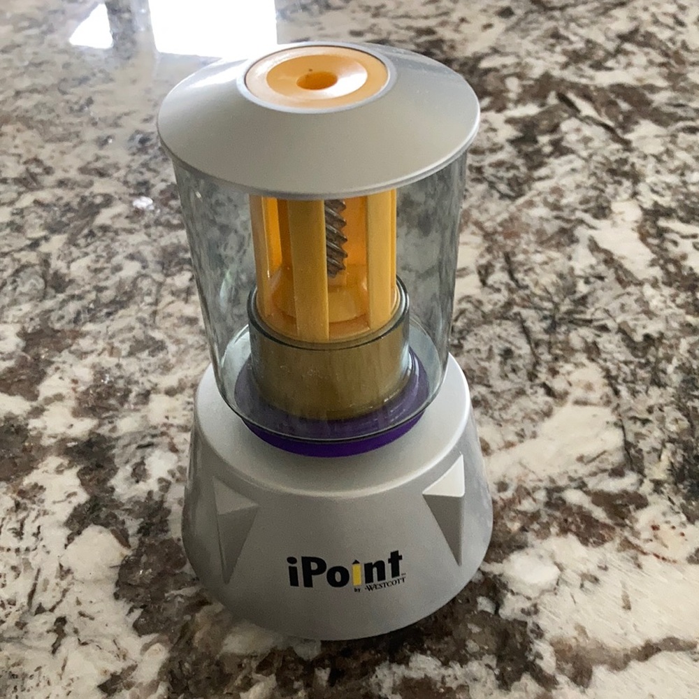 Wireless automatic pencil sharpener